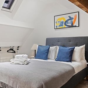 Deluxe Studio
